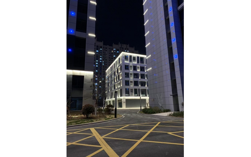 山東鐵信建設集團之臘山河西路4#地塊樓體夜景亮化工程
